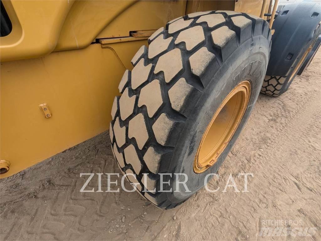 CAT 924G Gumikerekes homlokrakodók
