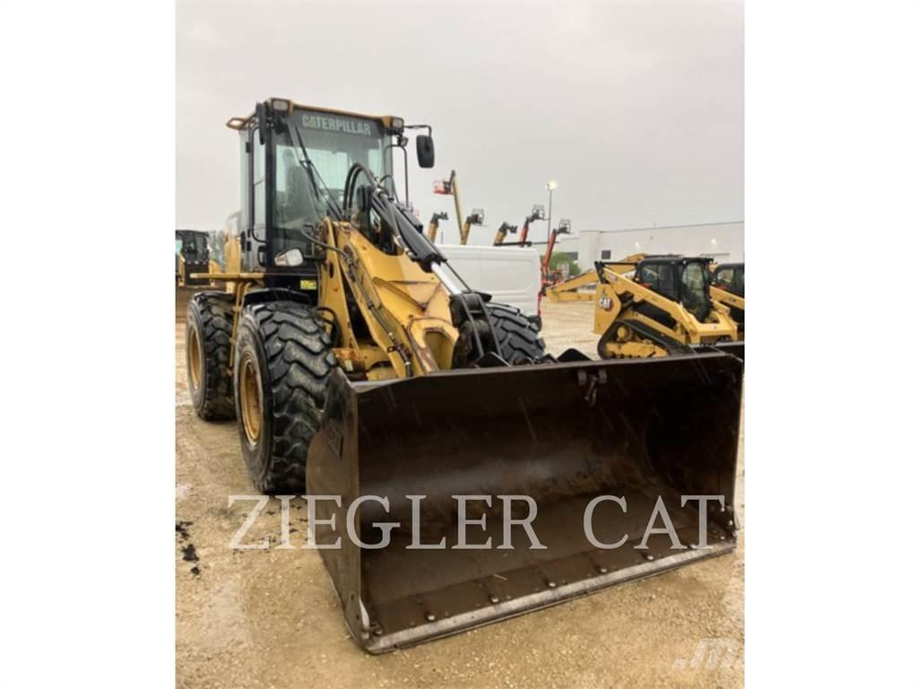 CAT 924H Gumikerekes homlokrakodók