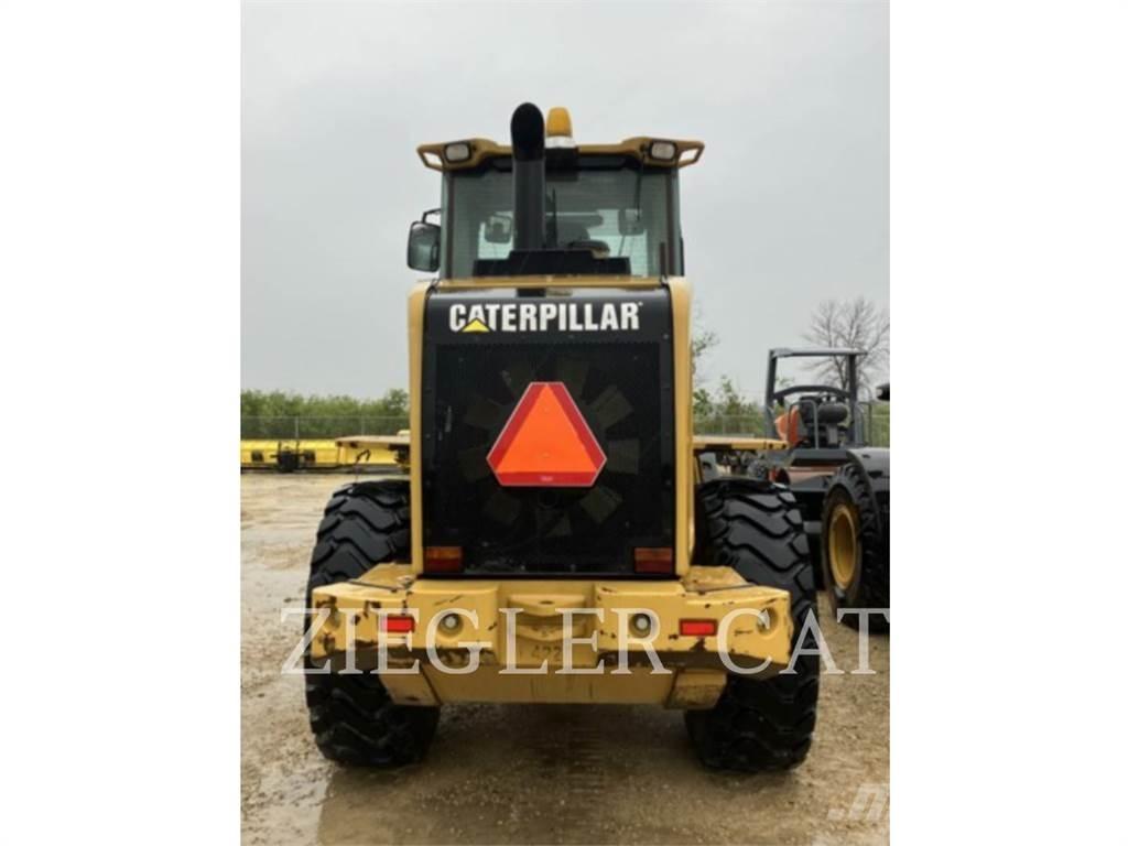 CAT 924H Gumikerekes homlokrakodók