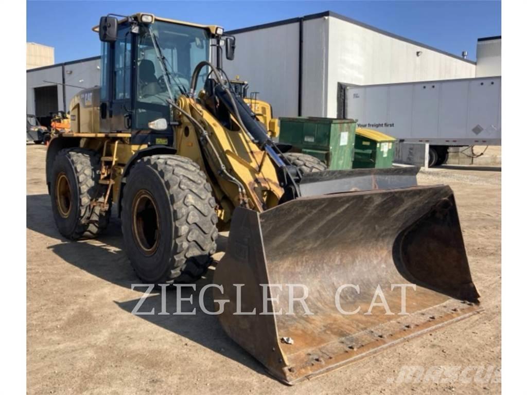 CAT 924H Gumikerekes homlokrakodók
