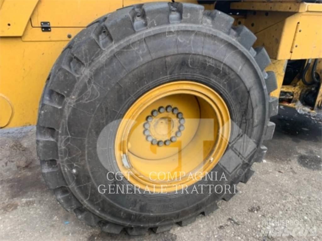 CAT 924K Gumikerekes homlokrakodók