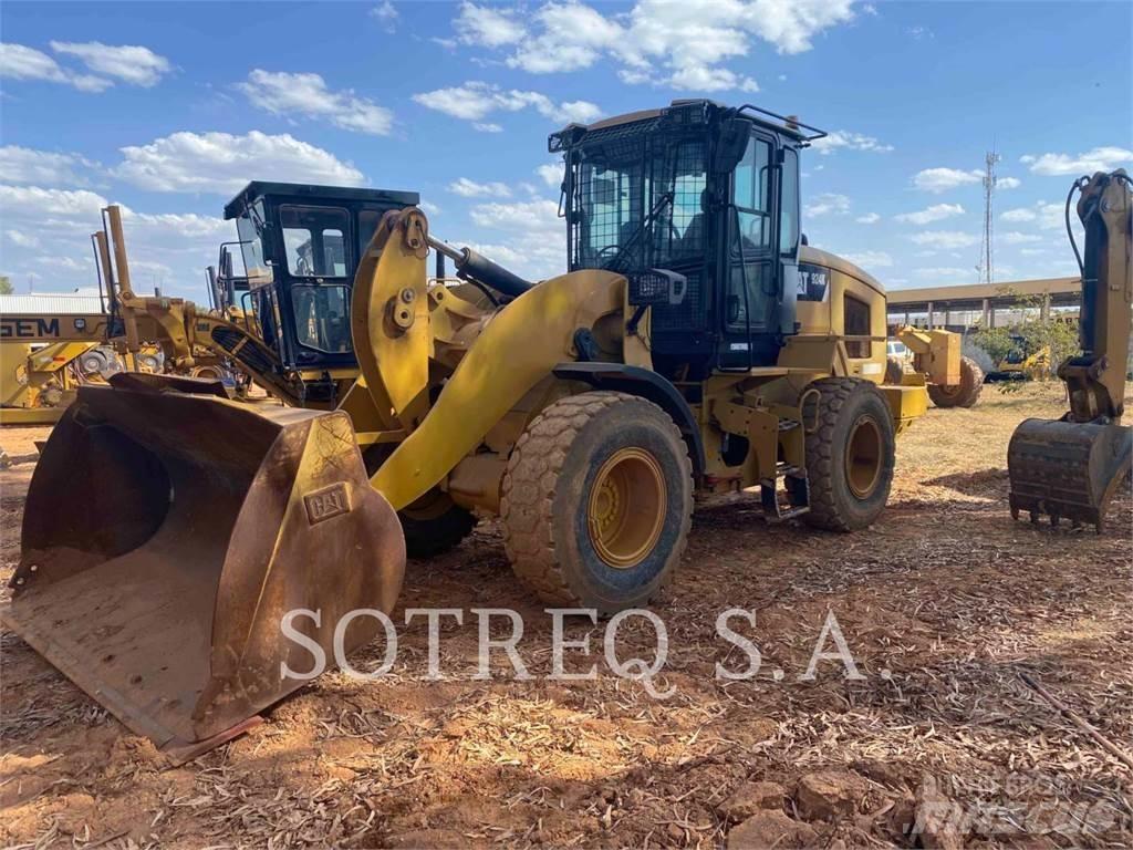 CAT 924K Gumikerekes homlokrakodók