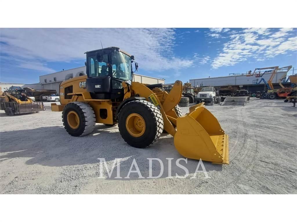 CAT 924K Gumikerekes homlokrakodók