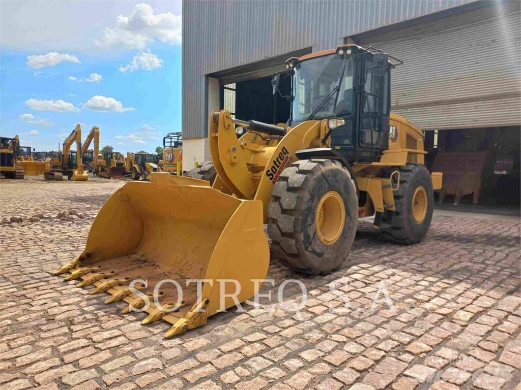 CAT 924K Gumikerekes homlokrakodók