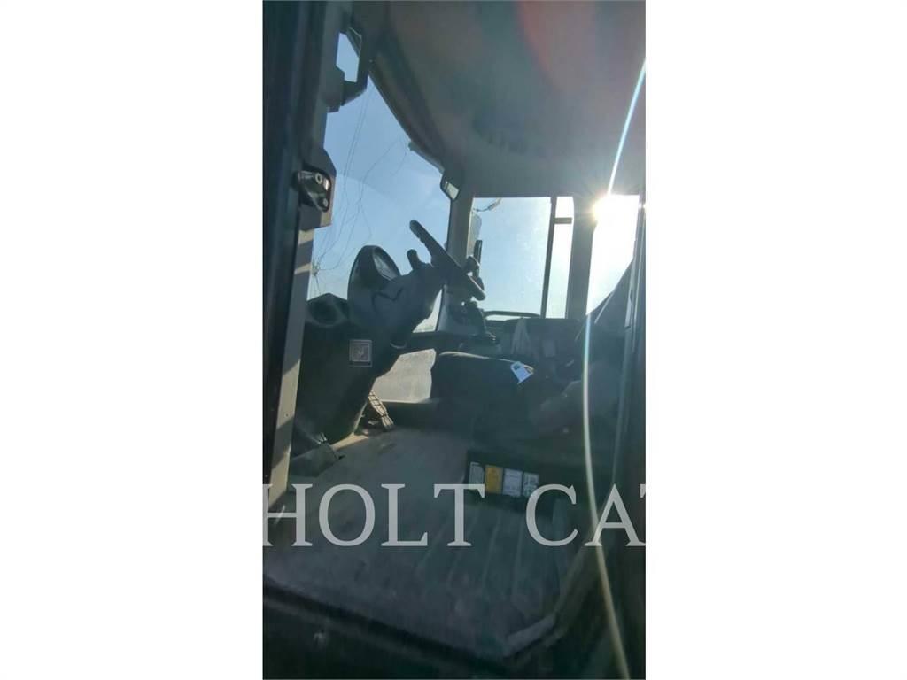 CAT 924K Gumikerekes homlokrakodók