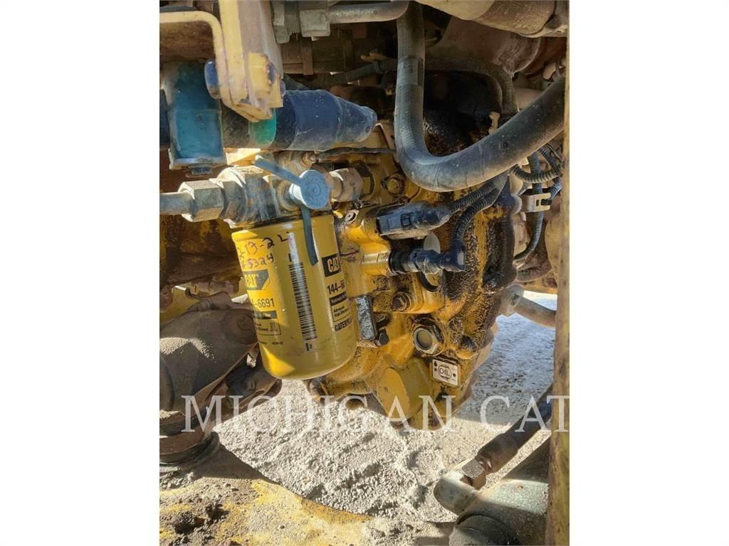 CAT 924K 3RQ Gumikerekes homlokrakodók