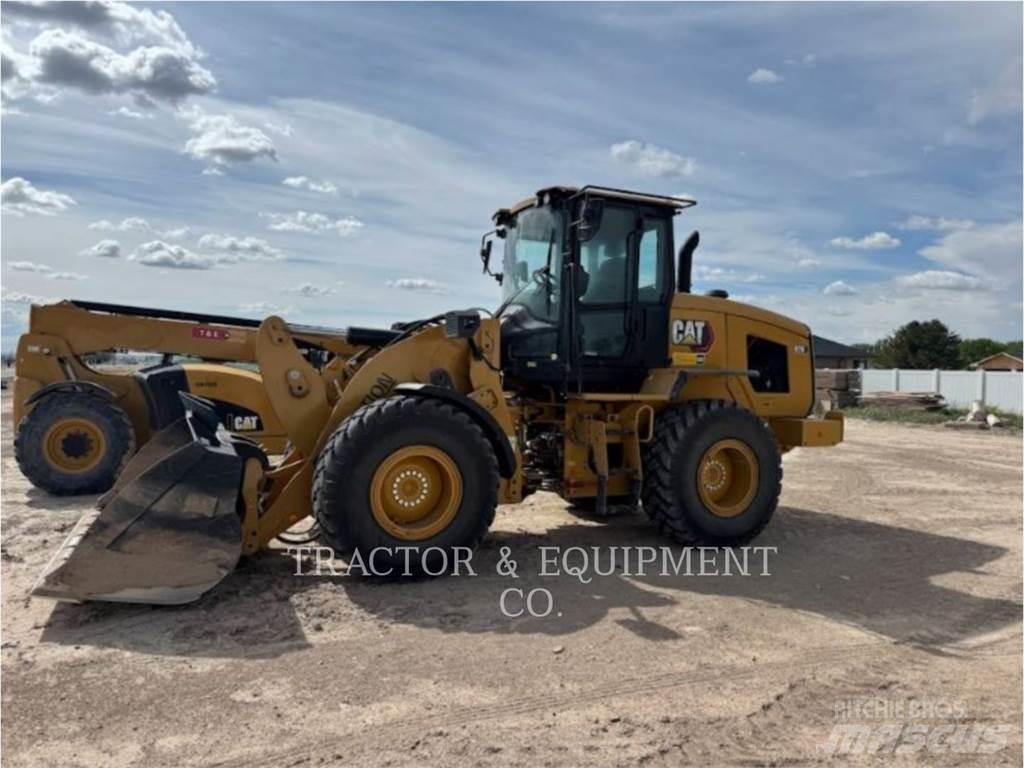 CAT 926 Gumikerekes homlokrakodók