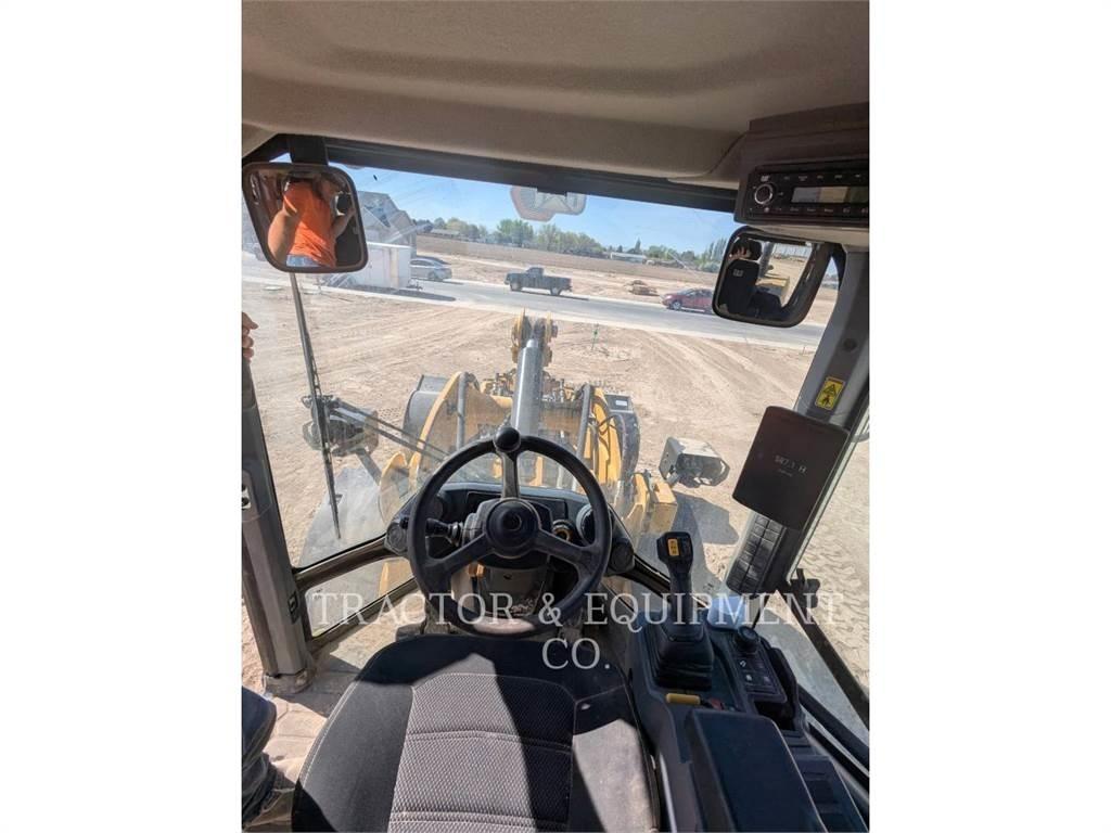 CAT 926 Gumikerekes homlokrakodók