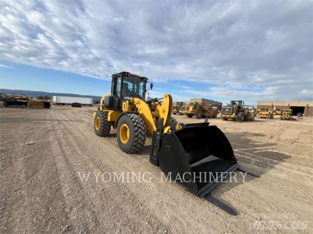 CAT 926 Gumikerekes homlokrakodók