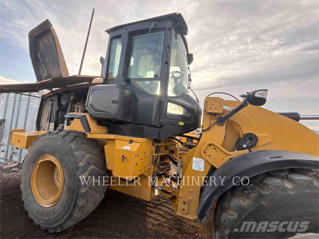 CAT 926 QC Gumikerekes homlokrakodók