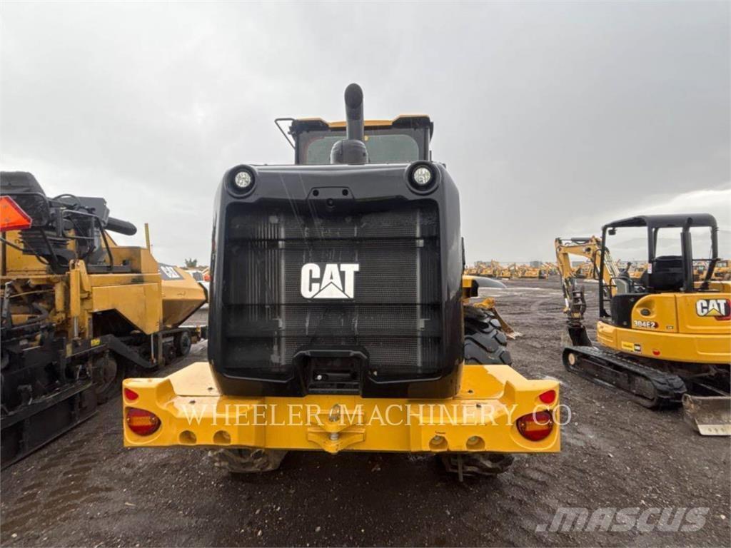 CAT 926 QC Gumikerekes homlokrakodók