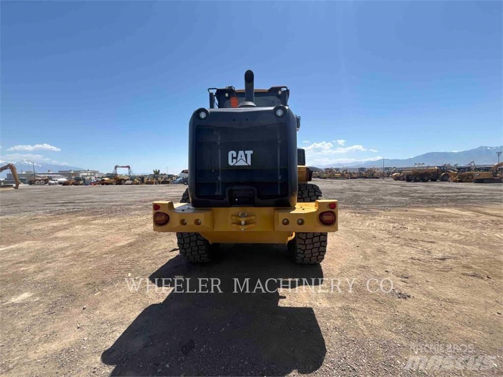 CAT 926 QC 3V Gumikerekes homlokrakodók