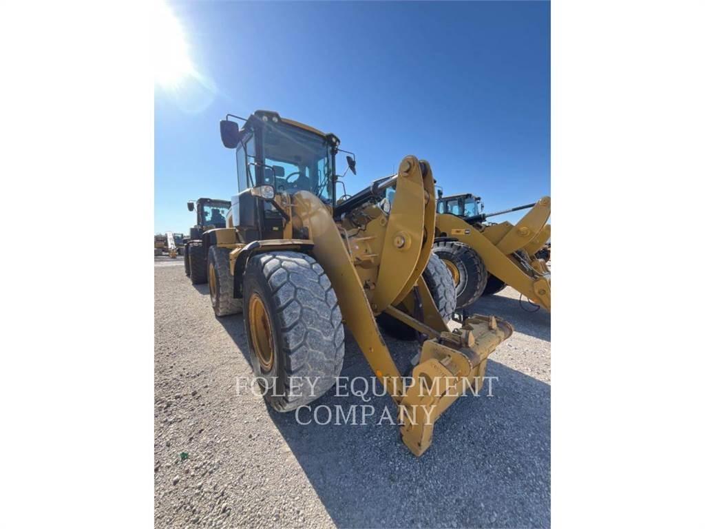 CAT 926M Gumikerekes homlokrakodók
