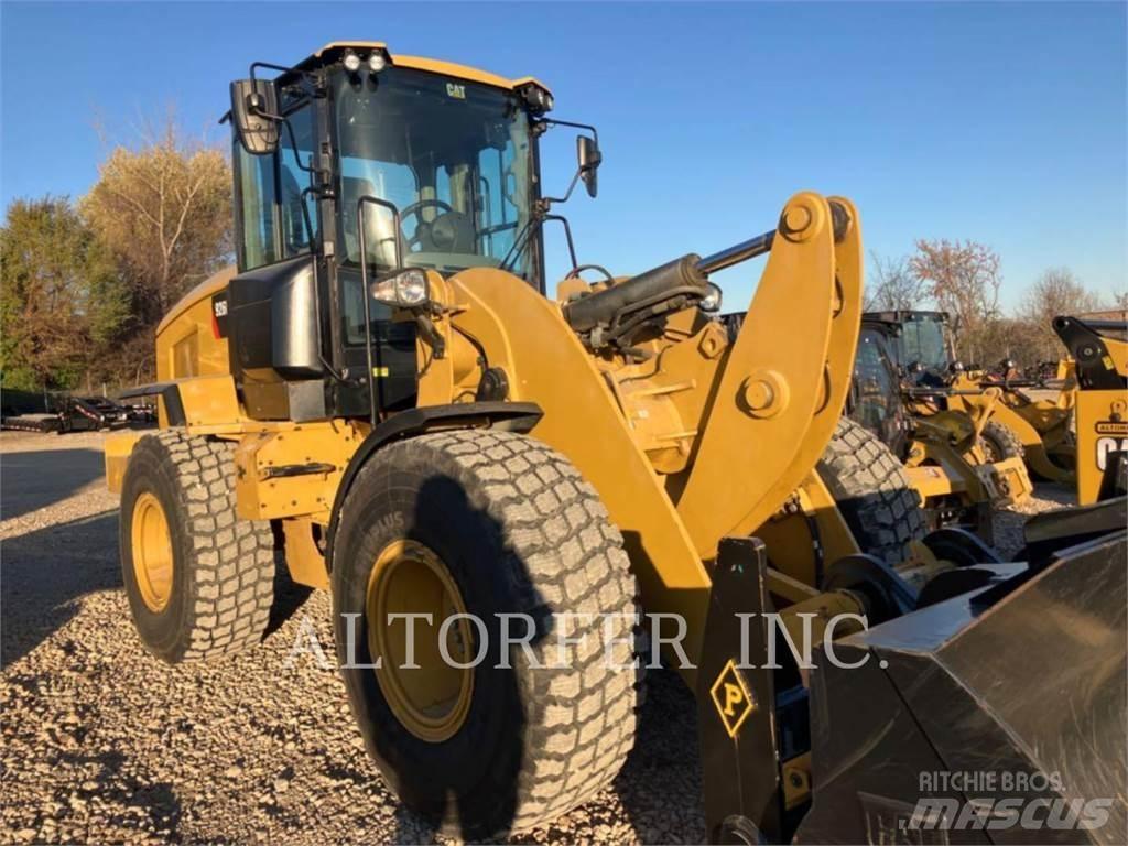 CAT 926M Gumikerekes homlokrakodók