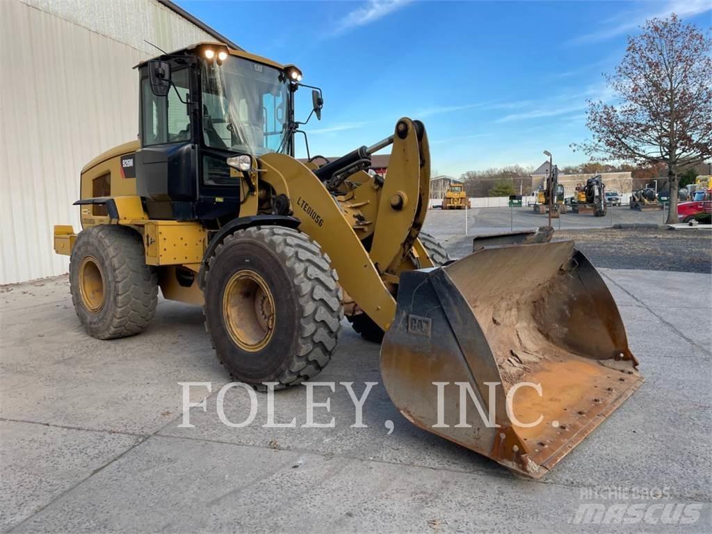 CAT 926M Gumikerekes homlokrakodók