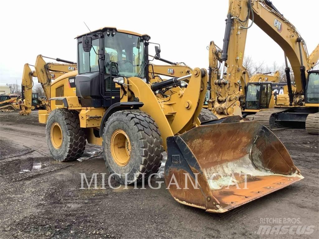 CAT 926M Gumikerekes homlokrakodók