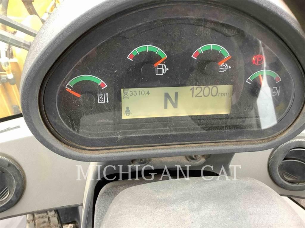 CAT 926M Gumikerekes homlokrakodók
