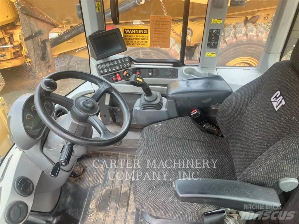 CAT 926M Gumikerekes homlokrakodók