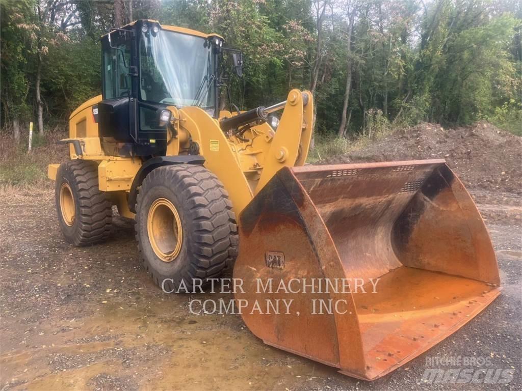 CAT 926M Gumikerekes homlokrakodók