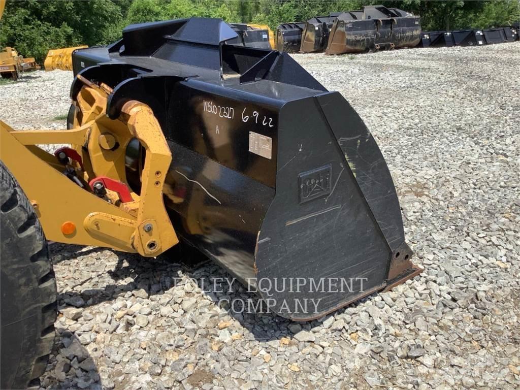 CAT 926M Gumikerekes homlokrakodók