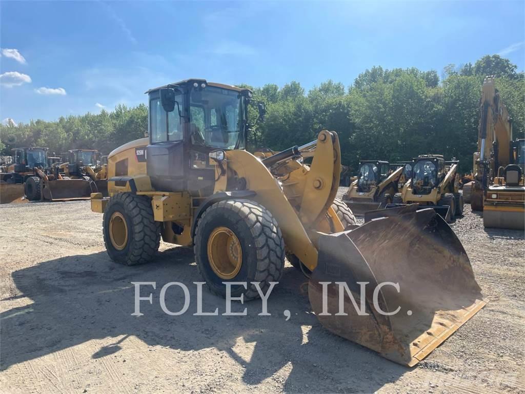 CAT 926M Gumikerekes homlokrakodók