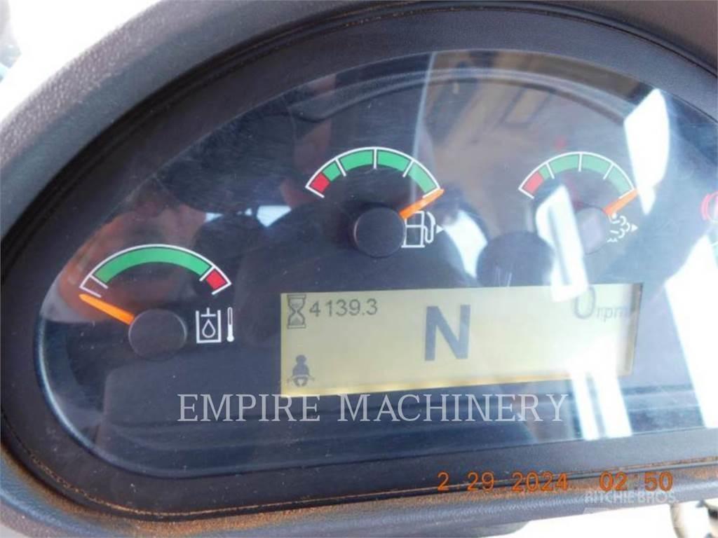 CAT 926M Gumikerekes homlokrakodók