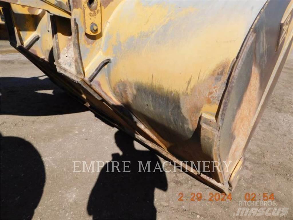 CAT 926M Gumikerekes homlokrakodók