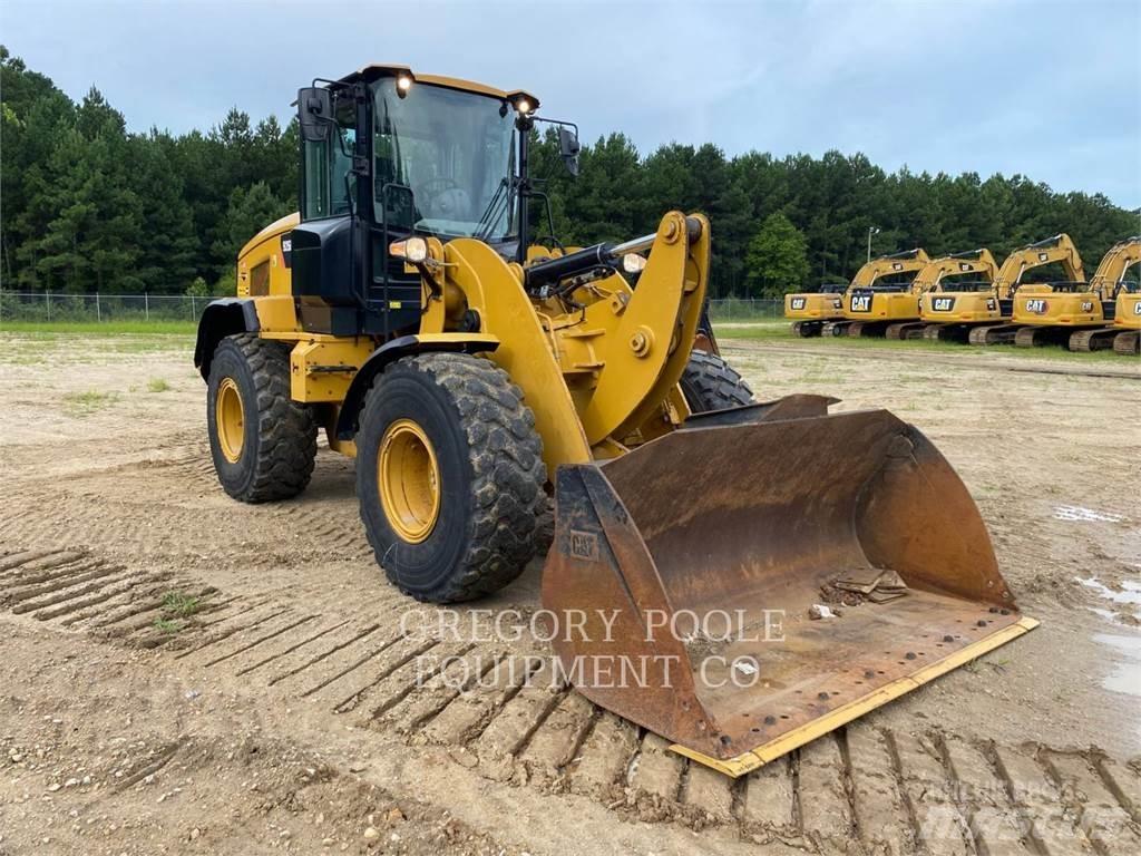 CAT 926M Gumikerekes homlokrakodók