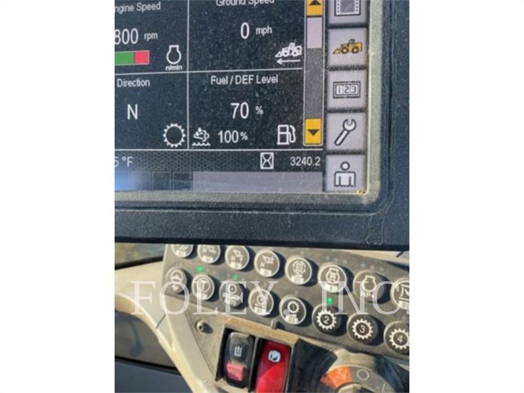 CAT 926M Gumikerekes homlokrakodók