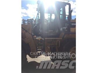 CAT 926M Gumikerekes homlokrakodók