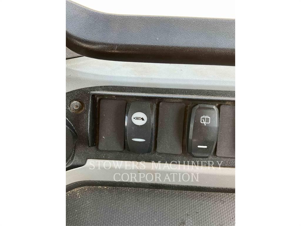 CAT 926M Gumikerekes homlokrakodók