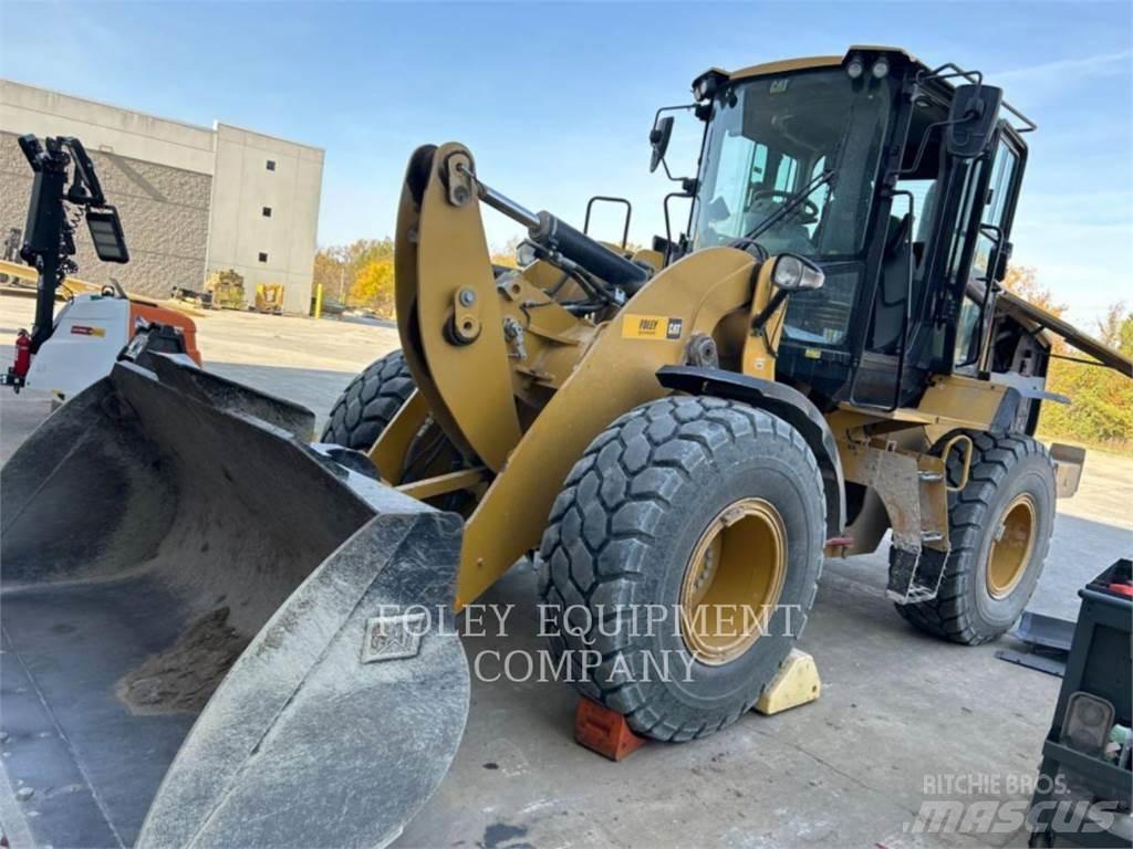 CAT 926M Gumikerekes homlokrakodók