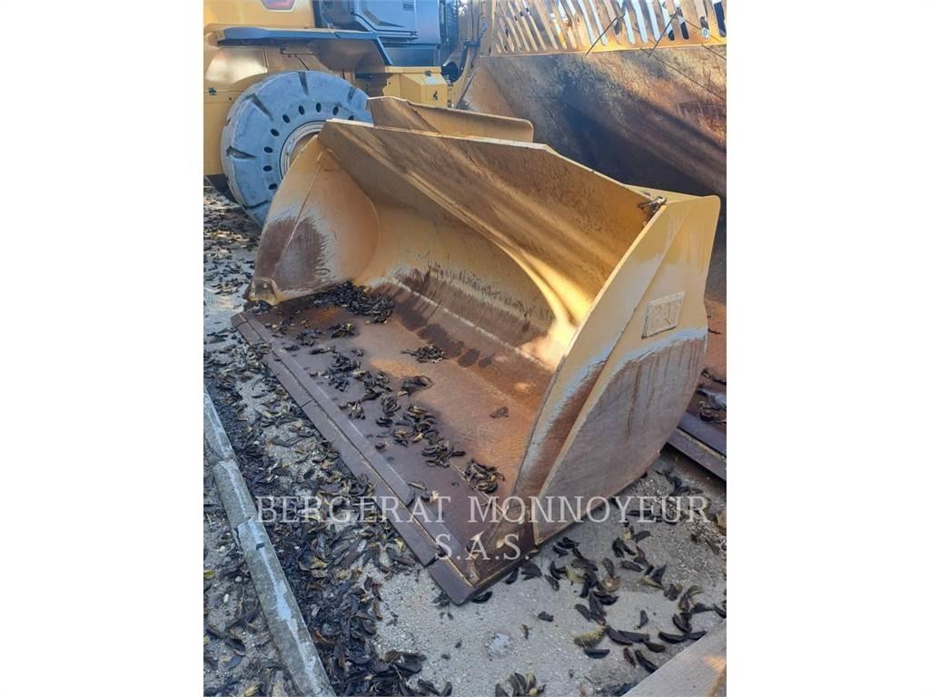 CAT 926M Gumikerekes homlokrakodók