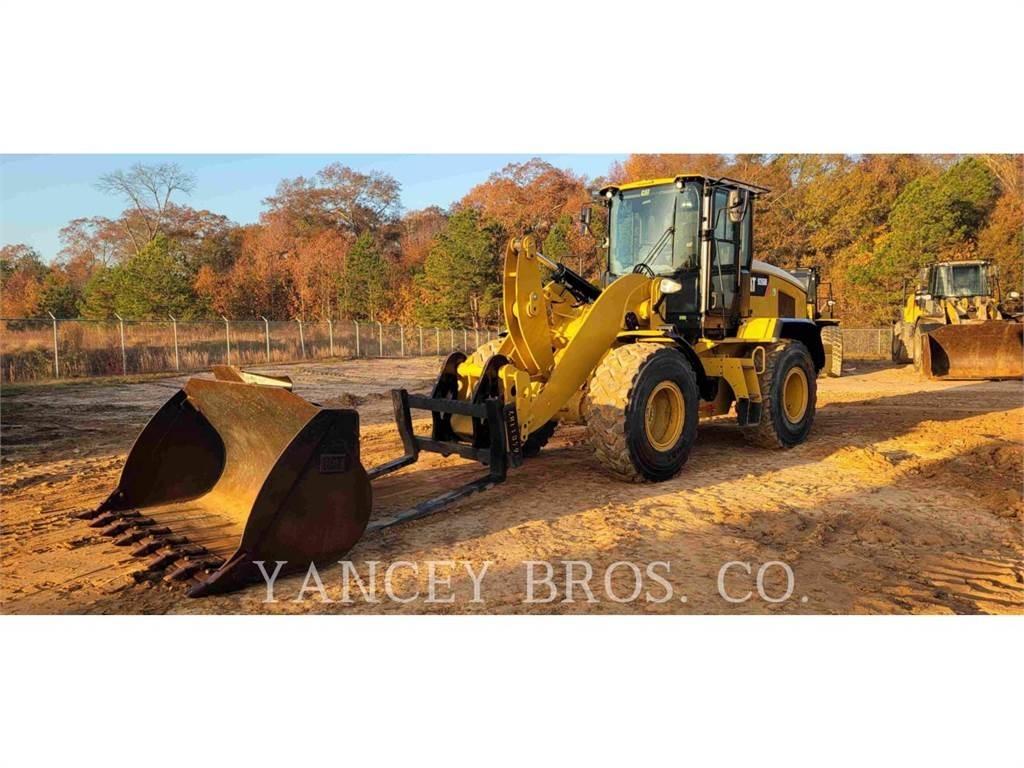 CAT 926M Gumikerekes homlokrakodók