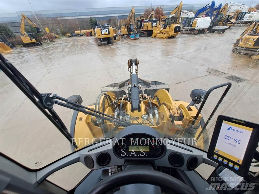 CAT 926M Gumikerekes homlokrakodók