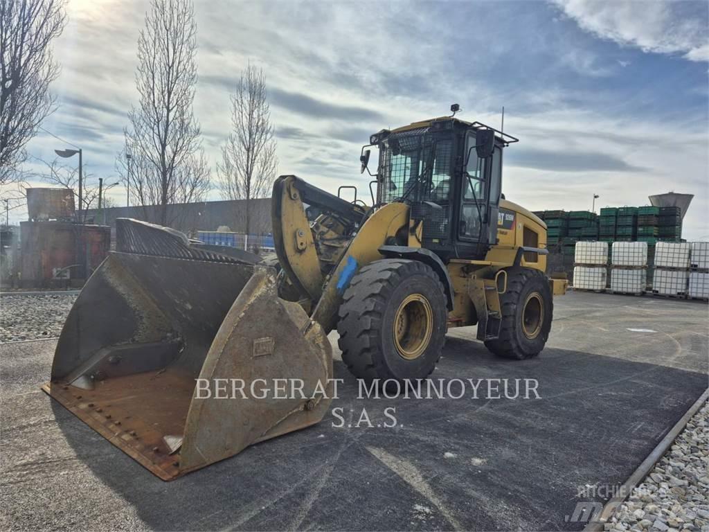 CAT 926M Gumikerekes homlokrakodók