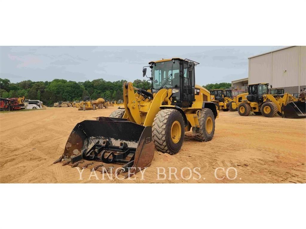 CAT 926M Gumikerekes homlokrakodók