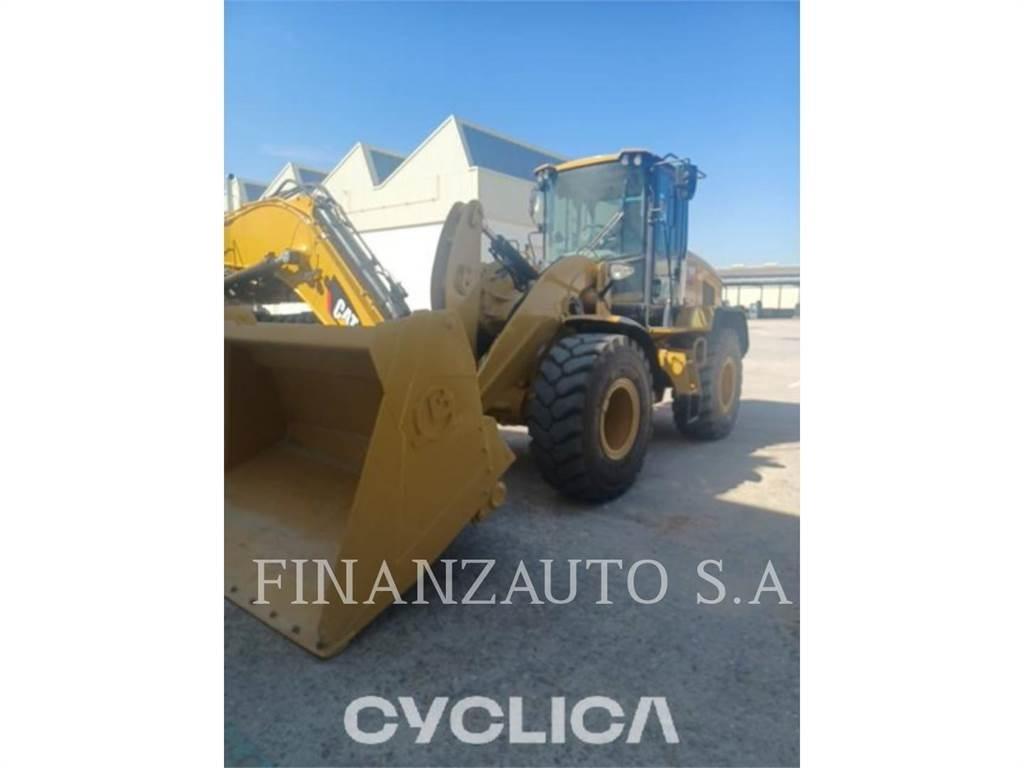 CAT 926M Gumikerekes homlokrakodók