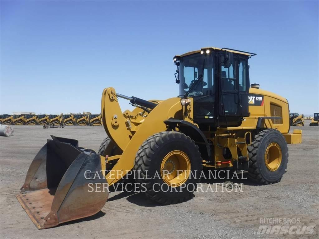 CAT 926M Gumikerekes homlokrakodók