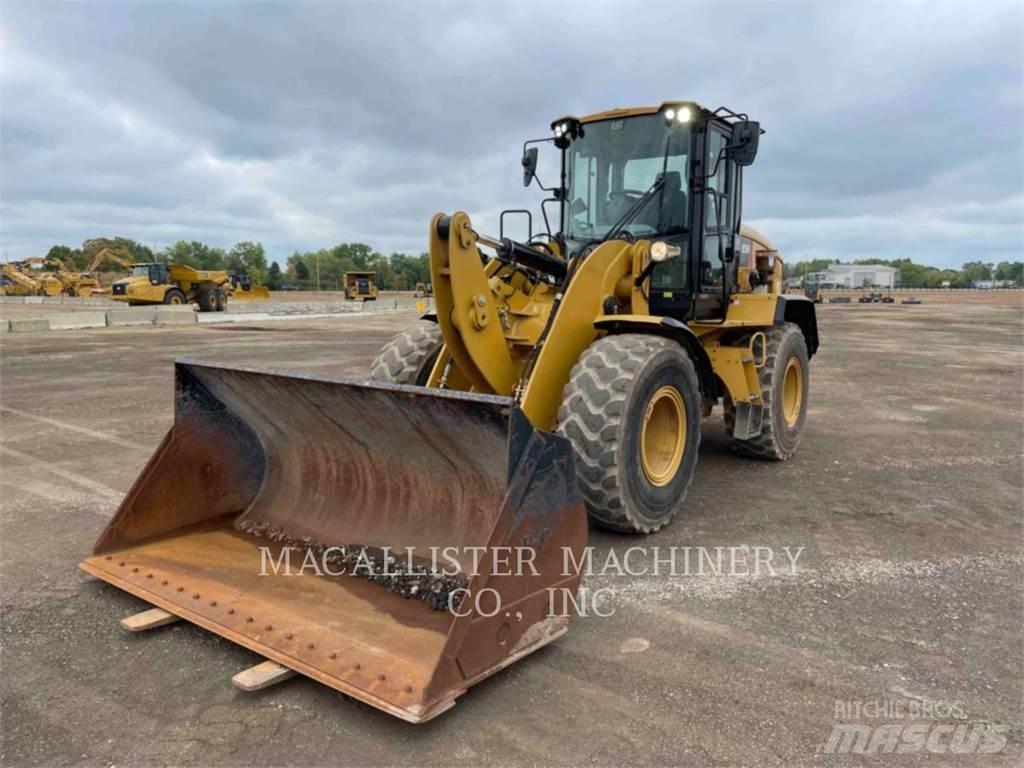 CAT 926M Gumikerekes homlokrakodók