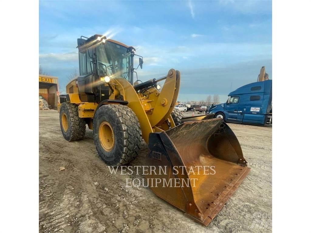 CAT 926M Gumikerekes homlokrakodók