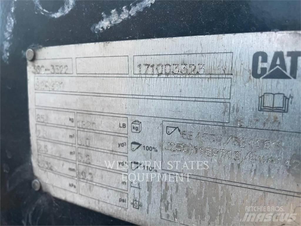 CAT 926M Gumikerekes homlokrakodók