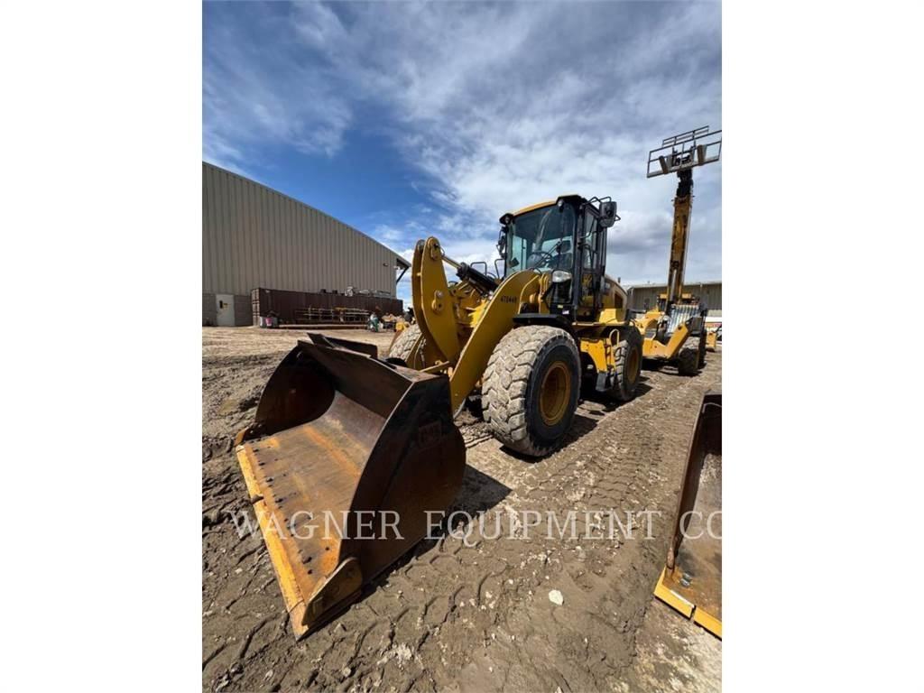 CAT 926M Gumikerekes homlokrakodók