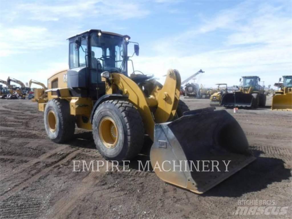 CAT 926M Gumikerekes homlokrakodók