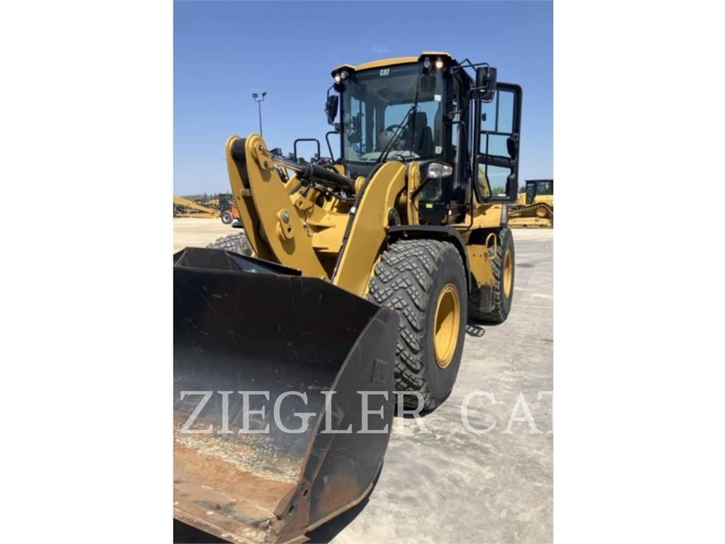 CAT 926M Gumikerekes homlokrakodók