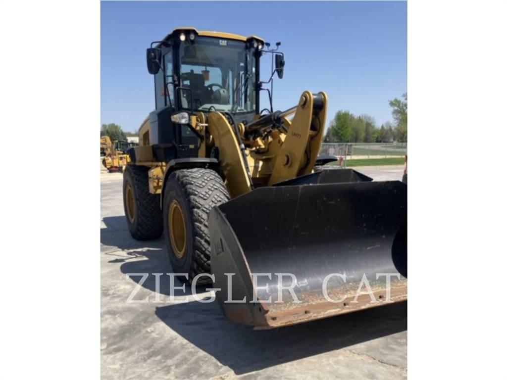 CAT 926M Gumikerekes homlokrakodók