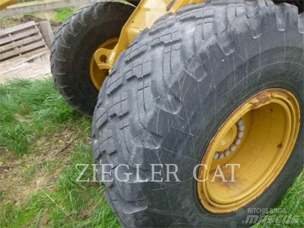 CAT 926M Gumikerekes homlokrakodók