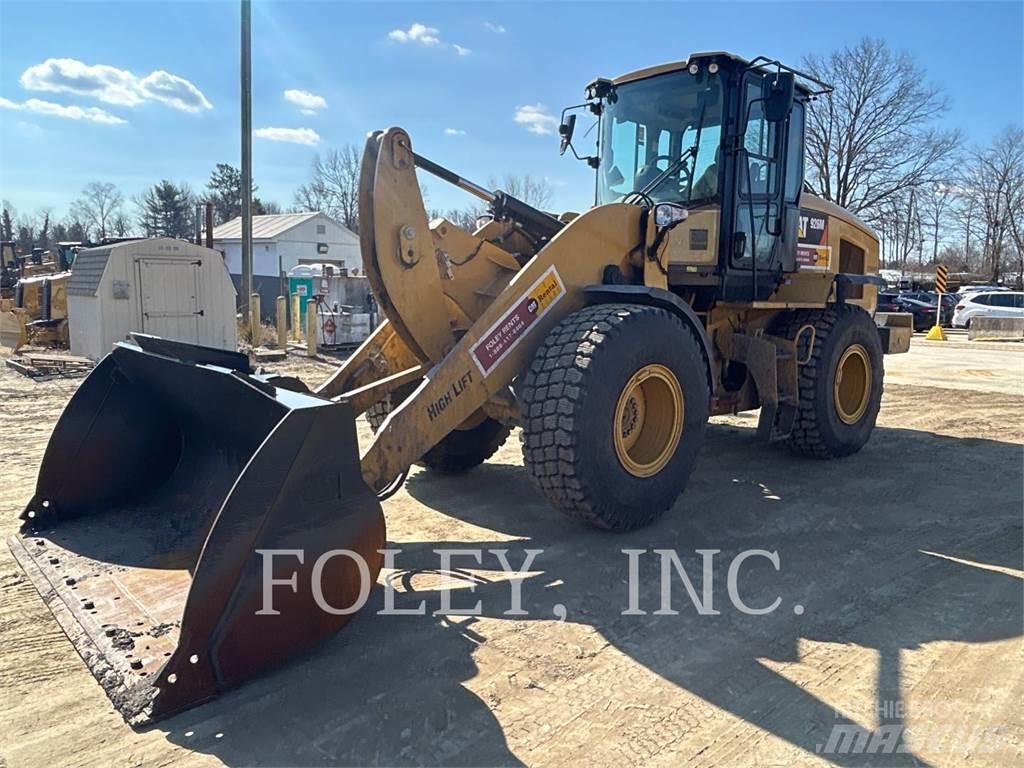 CAT 926M Gumikerekes homlokrakodók