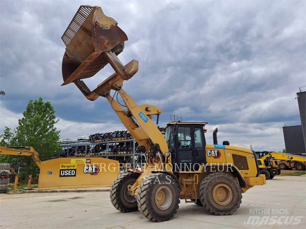 CAT 926M Gumikerekes homlokrakodók