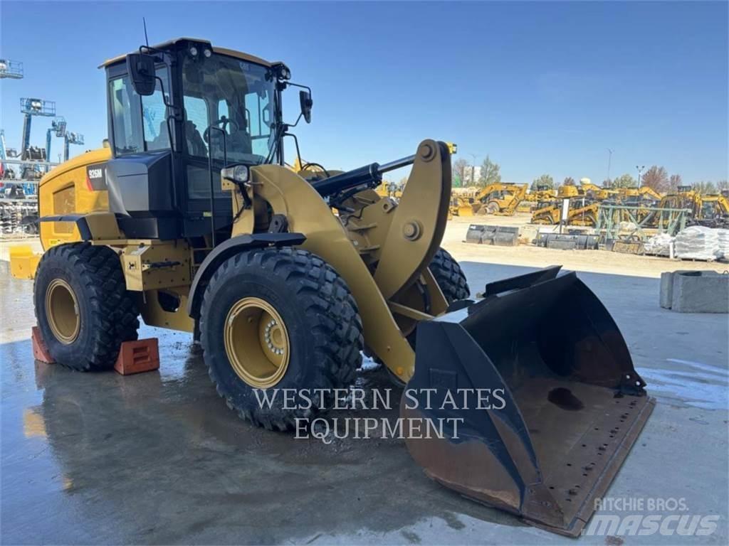 CAT 926M Gumikerekes homlokrakodók